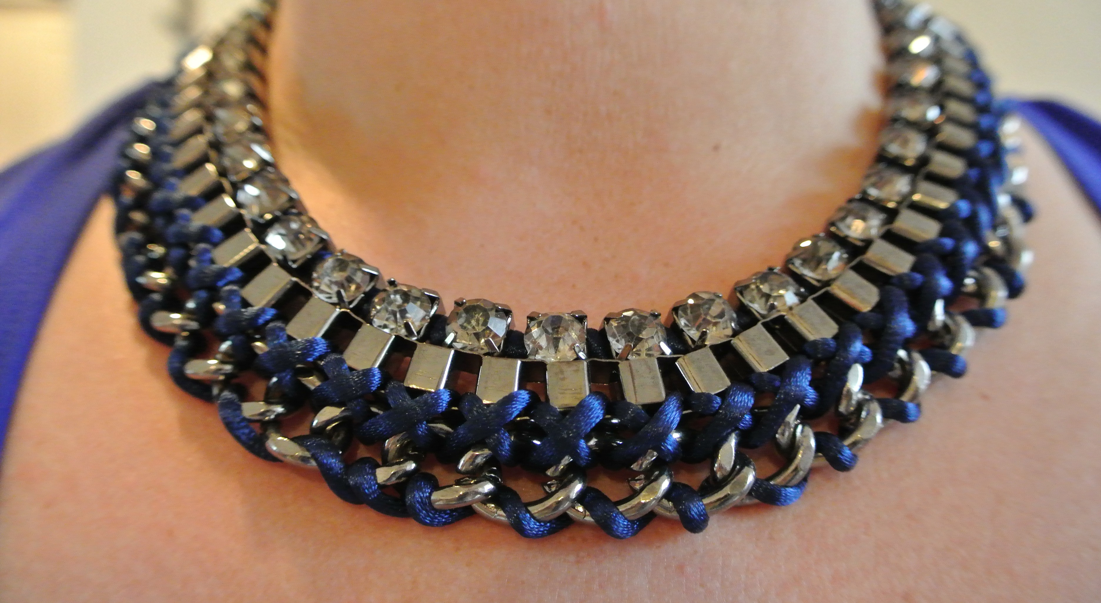 Statement-Kette blau