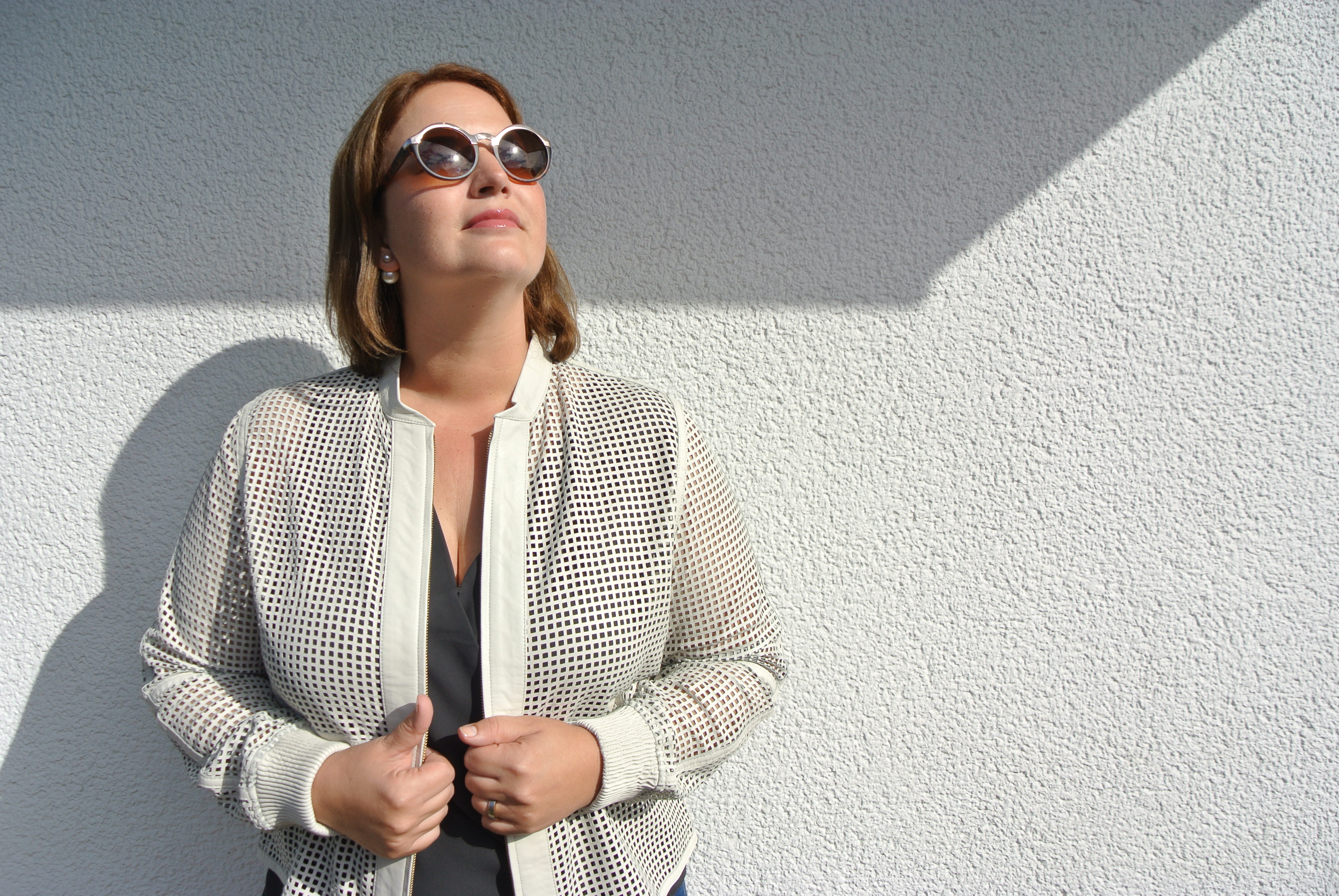 Weiße Sommer-Lederjacke in Netz-Optik