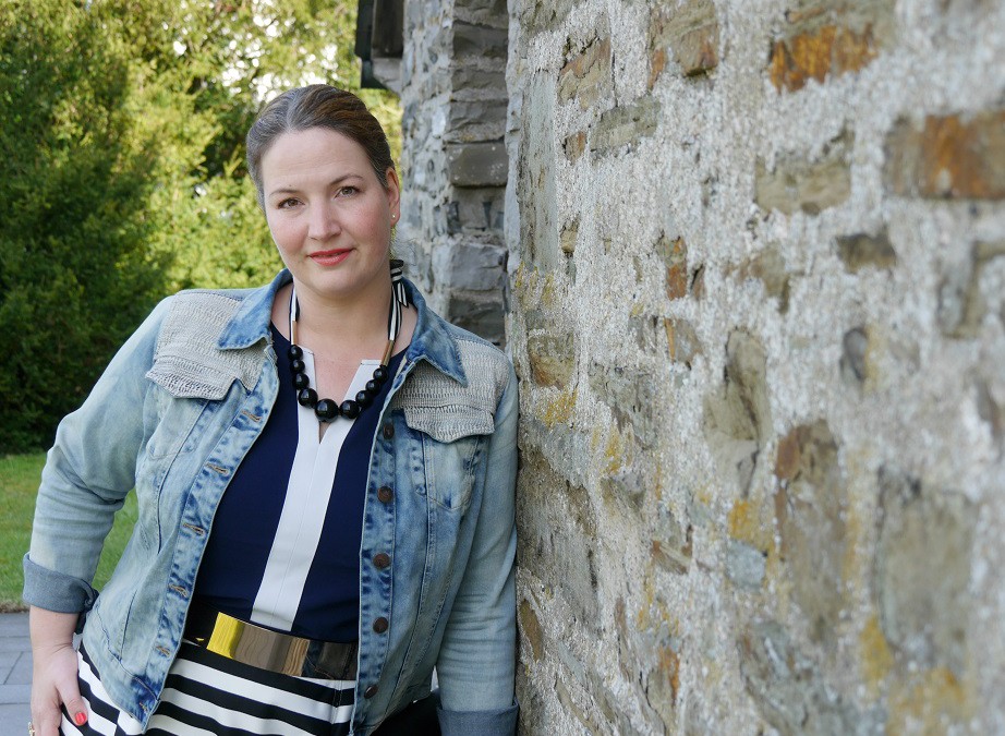 Blockstreifen-Rock + Jeansjacke = Frühling