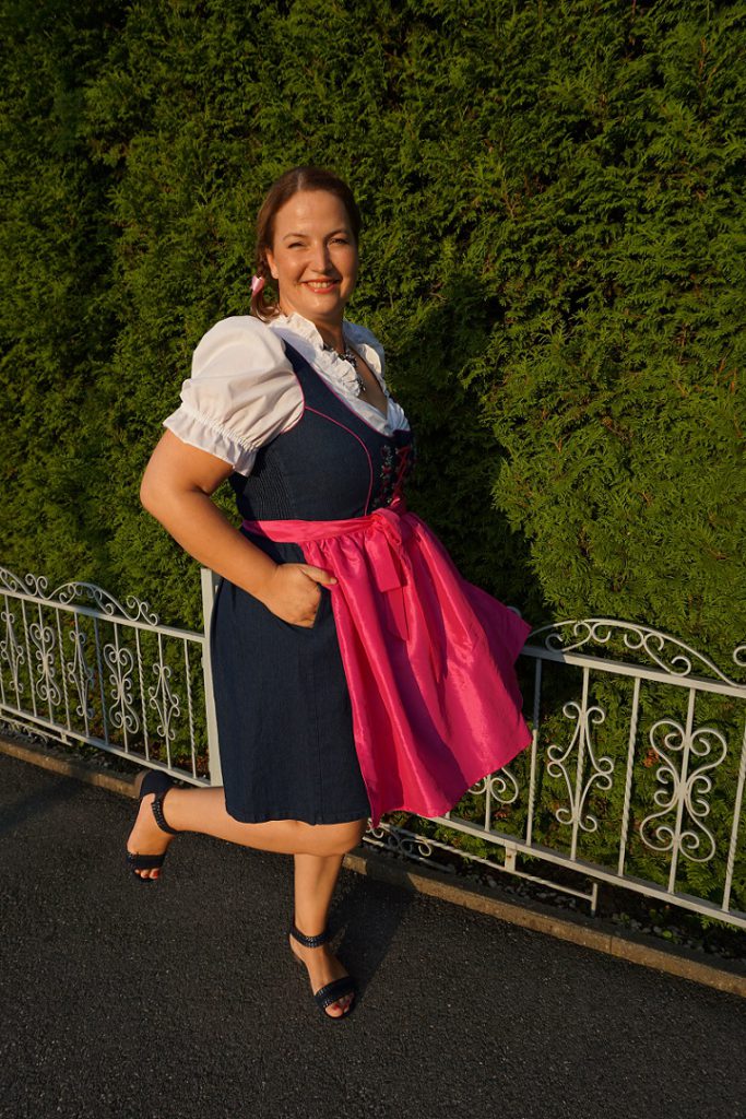 Dirndl Jeans Sheego